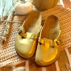 Birkenstock Birkies size 38 gold clogs/mules